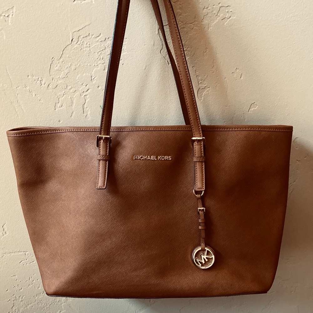 Michael Kors Medium Travel Tote will hold 15in LT